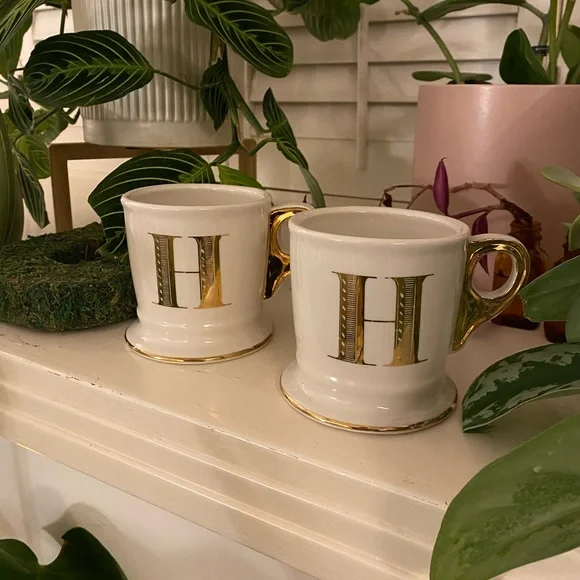 EUC Anthropologie Mug, Letter H Monogram Mug Gold Trim Large shaving-style Mug - Picture 2 of 2